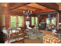 1082 Roaring Brook