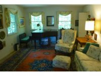 642 Colonial Dr