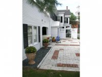 27 Pleasant Street