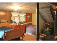 3918 Densmore Hill