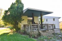 5704 East Hill