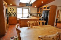 5704 East Hill