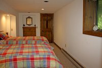905 Crown Point
