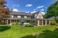 10 College Hill