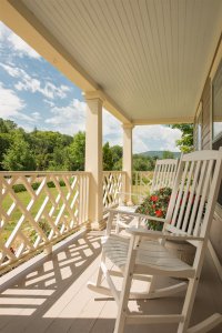 4548 West Woodstock