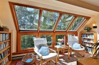 102 East Ash Hawk Inn and Mountain Resort