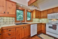 102 East Ash Hawk Inn and Mountain Resort