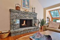 102 East Ash Hawk Inn and Mountain Resort