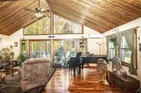 104 East Mountain View