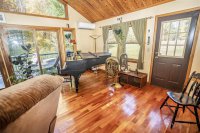 104 East Mountain View