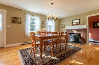 819 Pomfret