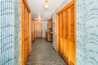 219 South Mendon