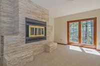 852 Colonial
