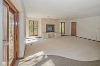 852 Colonial