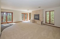 852 Colonial