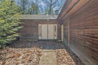 852 Colonial