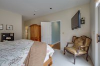 383 Lombard Hill