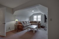 383 Lombard Hill