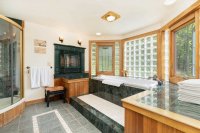 945 Riverside Park