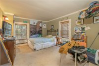 1222 West Woodstock