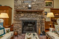 589 College Hill