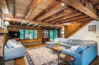 243 Fernwood