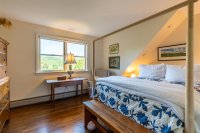 3903 Densmore Hill