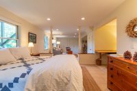 3903 Densmore Hill