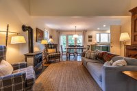 3903 Densmore Hill