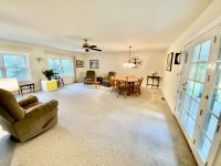 880 College HIll