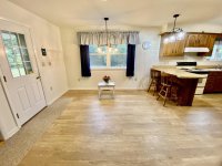 880 College HIll