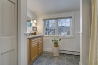 819 Pomfret