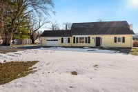 386 East Pittsford