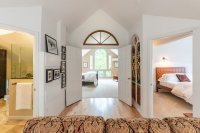 11A College Hill