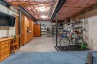 587 College Hill
