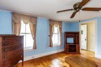 1176 W Woodstock
