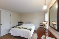 1176 W Woodstock