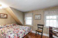 1176 W Woodstock