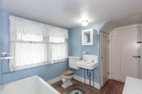 1176 W Woodstock