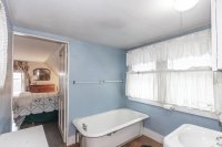 1176 W Woodstock