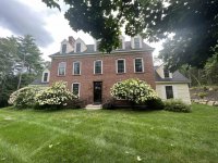 1255 Colonial