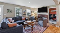 819 Pomfret
