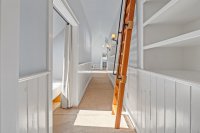 484 Carlton Hill
