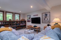 934 East Ash Ledges