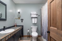 934 East Ash Ledges