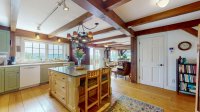 1074 N Hollow
