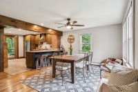 1613 West Woodstock
