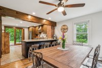1613 West Woodstock