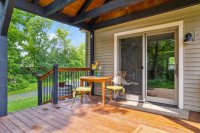 1613 West Woodstock