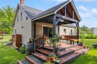 1613 West Woodstock